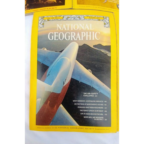 Vintage Bundle of five (5) 1977 National Geographic magazines - Picture 3 of 10